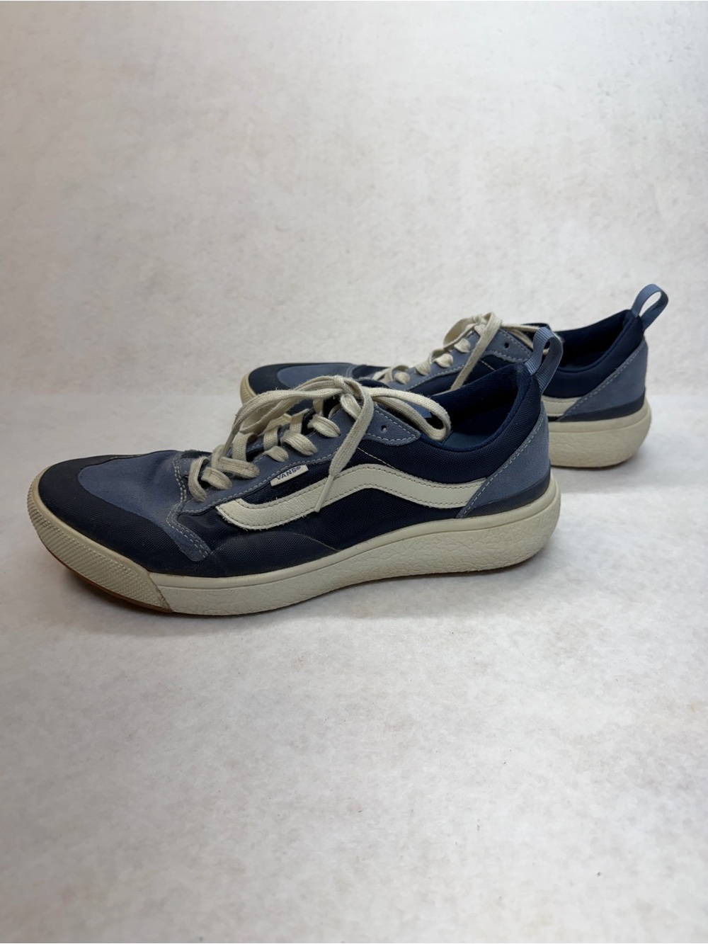 VANS Men’s UltraRange Blue Low Top - Size 11